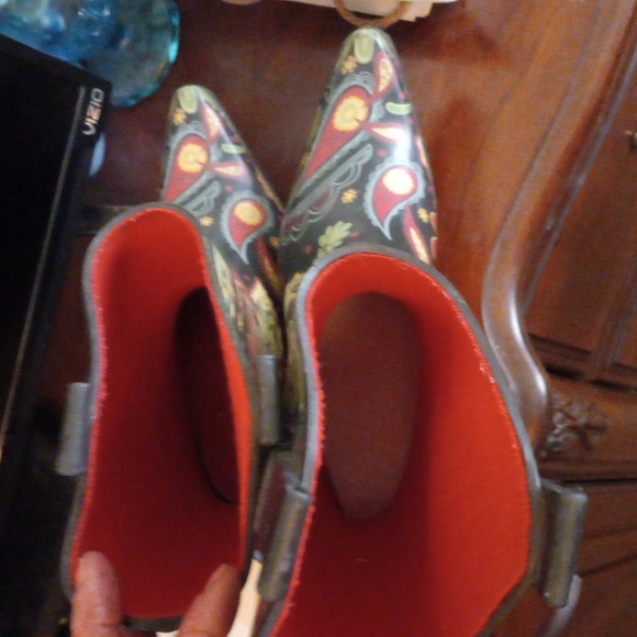 Rain boots - Picture 2 of 3